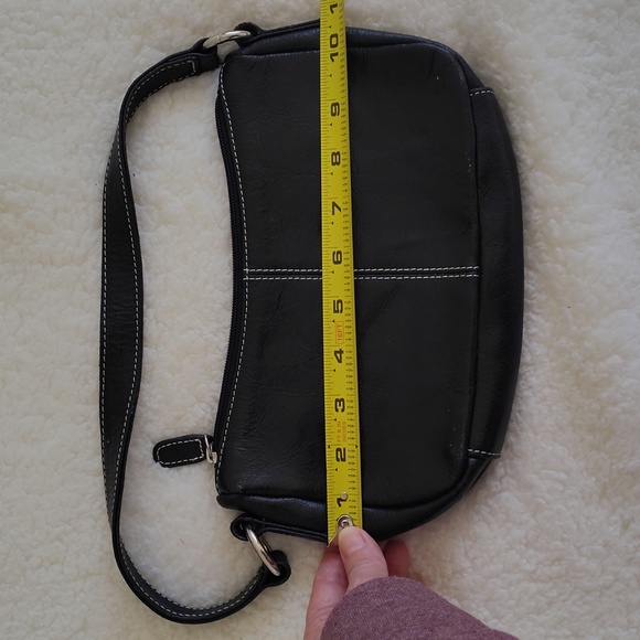 Wilson's Leather Maxima Black Leather Purse/Bag - Picture 11 of 12